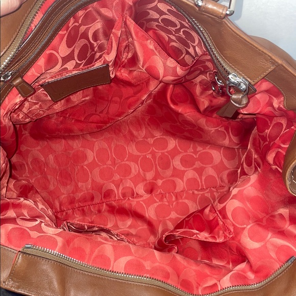 Coach ‘Hamptons’ Leather Carryall - Picture 14 of 16